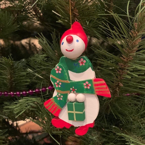 Painted wooden Snowman ornament - Picture 1 of 5